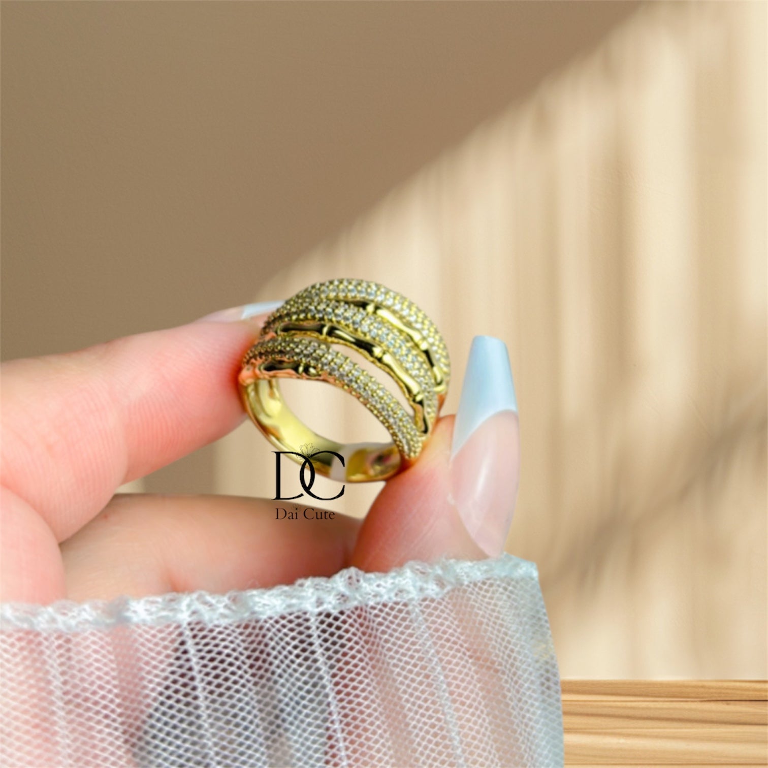 Anello amira