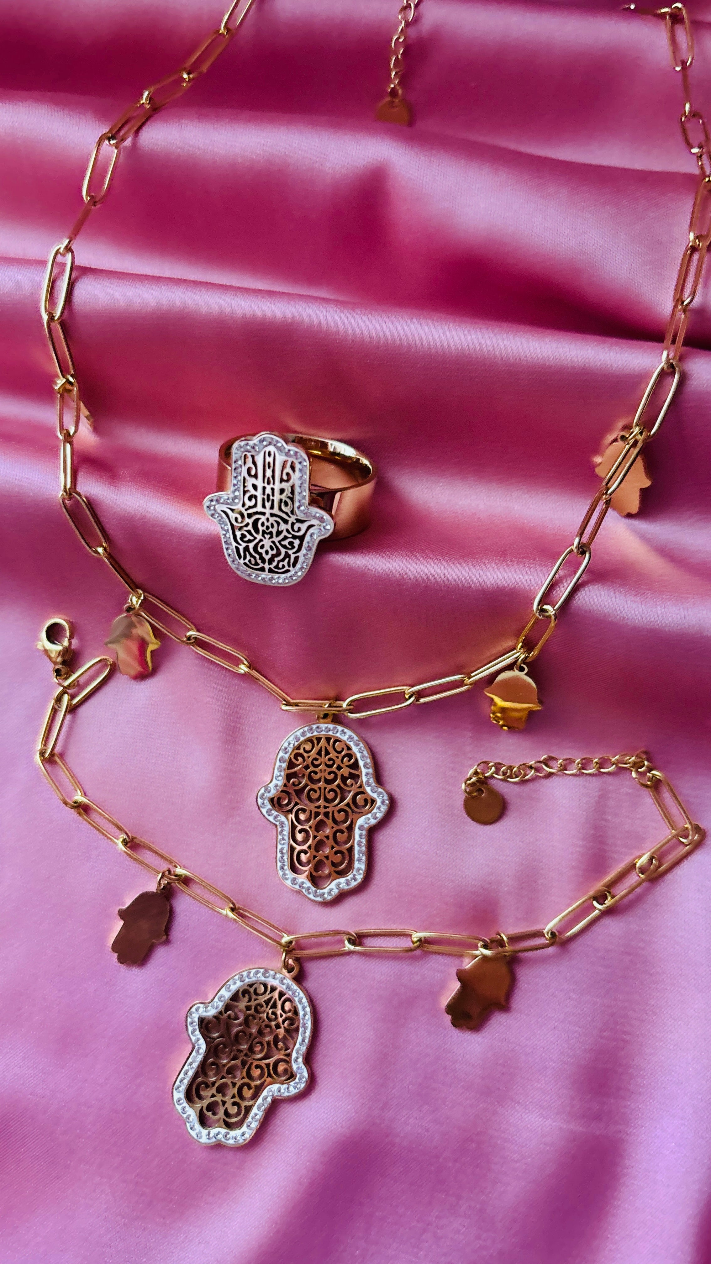 Set Bracciale, Collana e Anello “Mano di Hamsa” in Acciaio Inossidabile Placcato Oro 18 Carati - Dai Cute