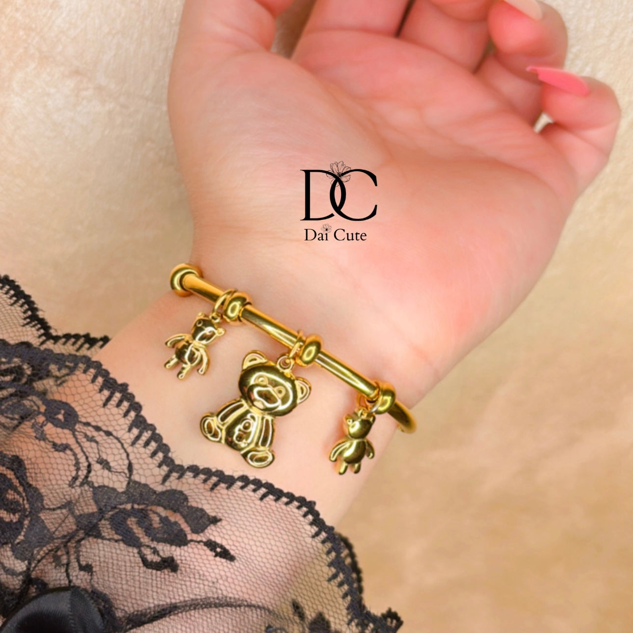 Bracciale con il ciondolo, orsetti