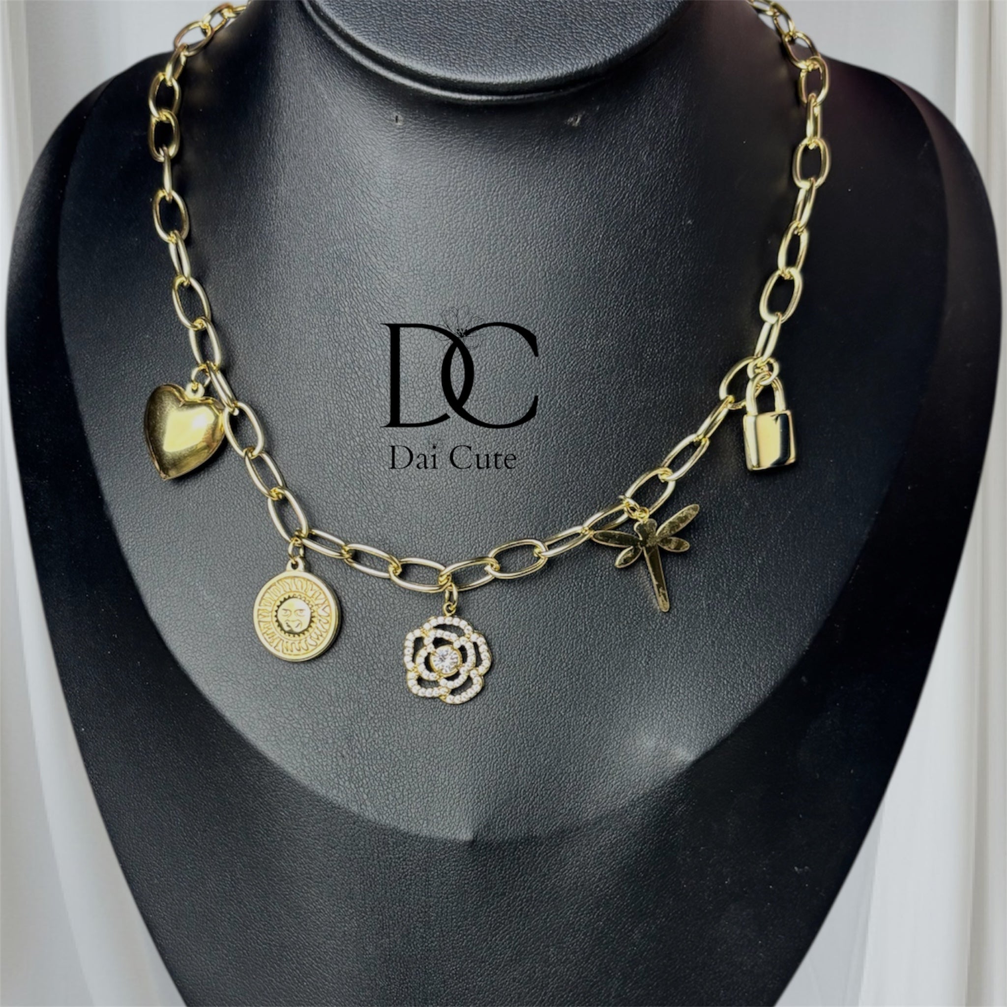 Collana con i ciondoli