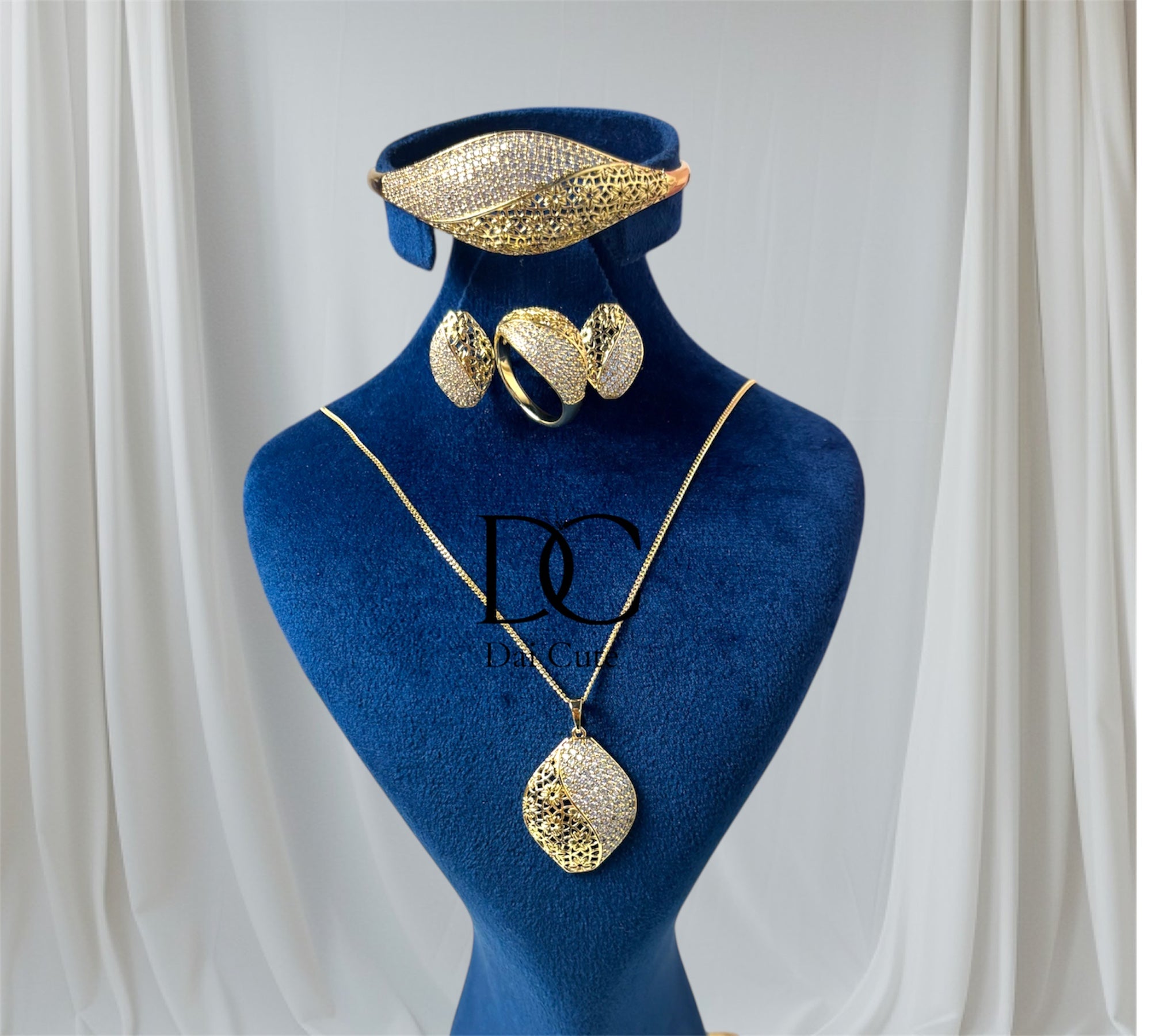 Set foglio bracciale, collana orecchini, anello