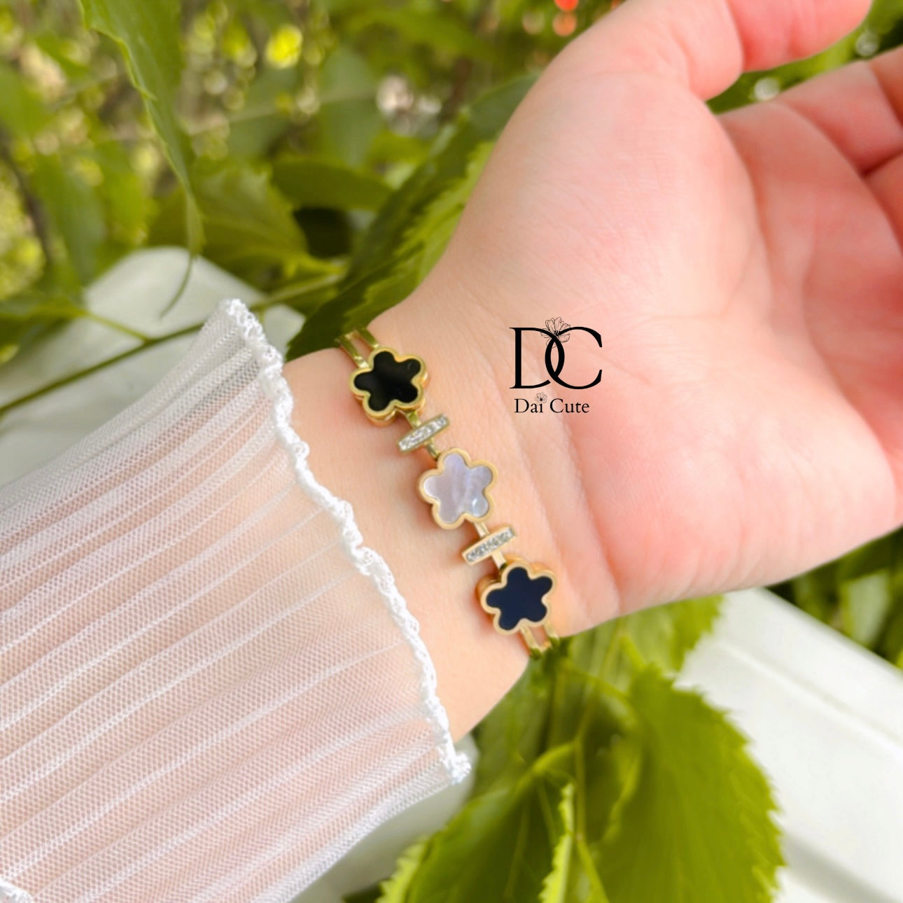18K Gold Three Leaf Clover Bracelet