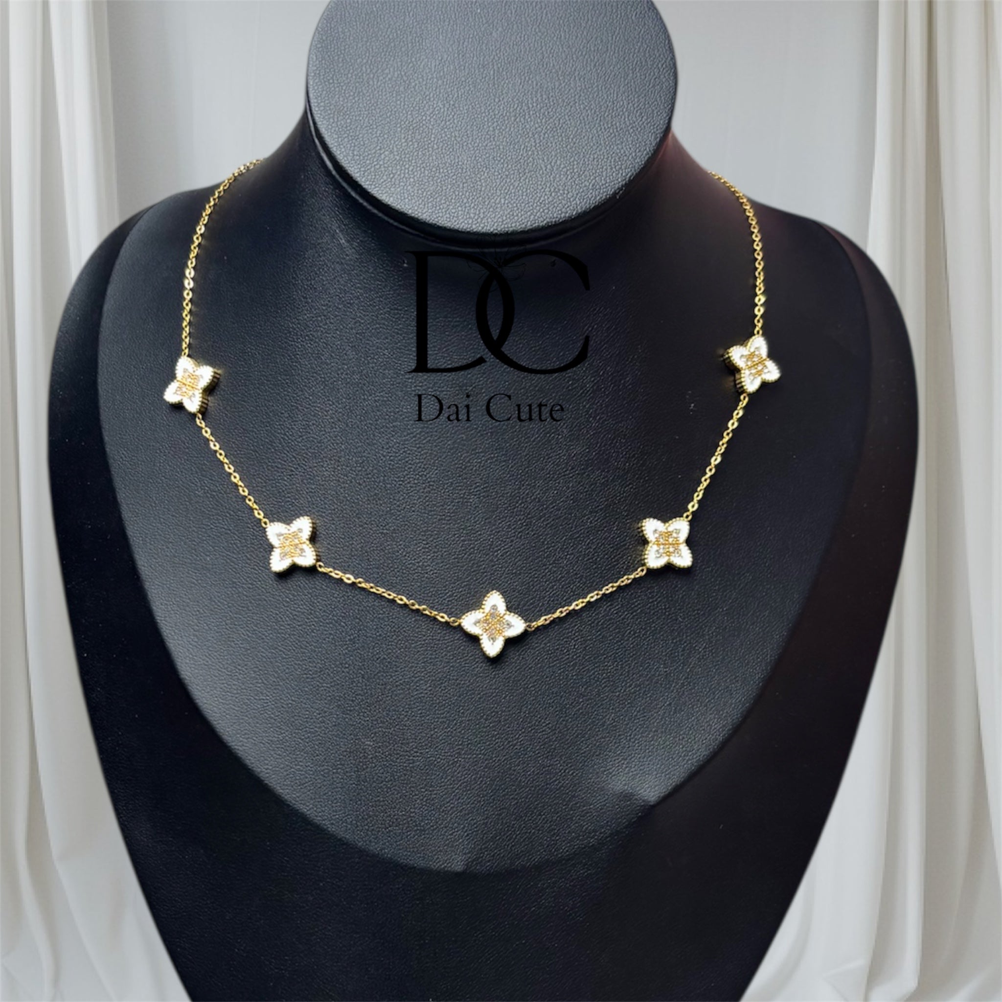 Vancara Mother of Pearl Flower Necklace in 18K Gold Plated Stainless Steel